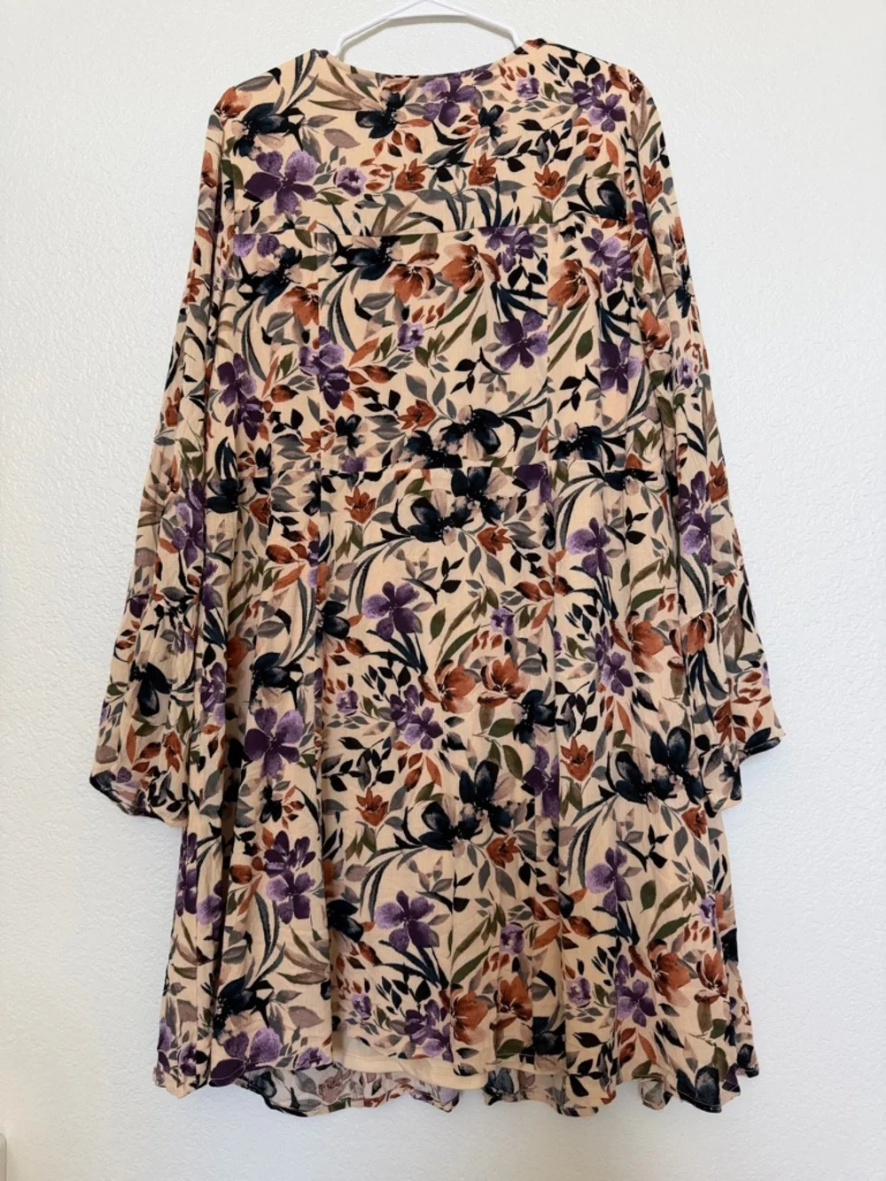 torrid NWT Sand Floral Lace Up Crochet Trim Bell Sleeve Boho Dress Size 2X - Picture 10 of 13